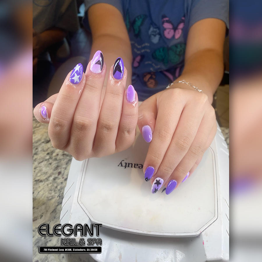 Minimalist nail design